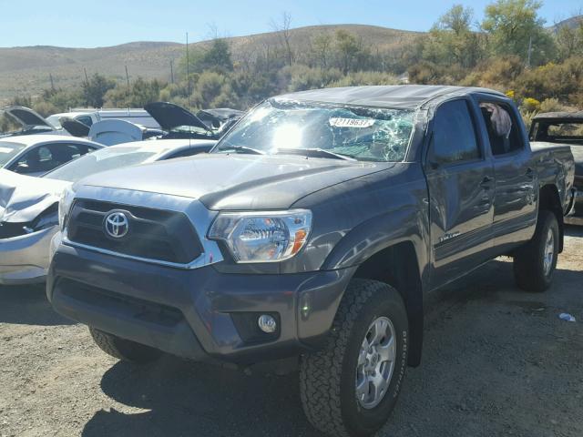 3TMLU4EN9EM156393 - 2014 TOYOTA TACOMA DOU GRAY photo 2