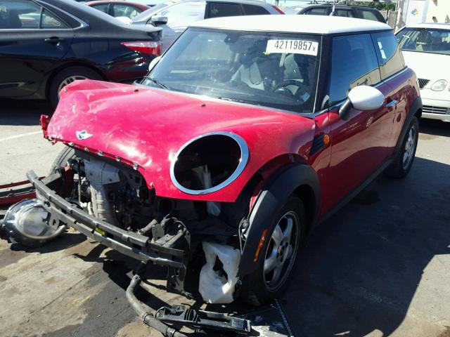 WMWMF33509TW70830 - 2009 MINI COOPER RED photo 2