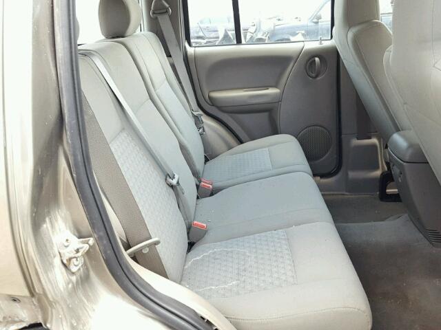 1J4GL48K35W570530 - 2005 JEEP LIBERTY SP GOLD photo 6