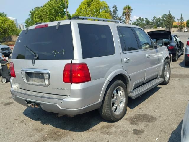5LMFU27RX3LJ30409 - 2003 LINCOLN NAVIGATOR 银色 照片 4