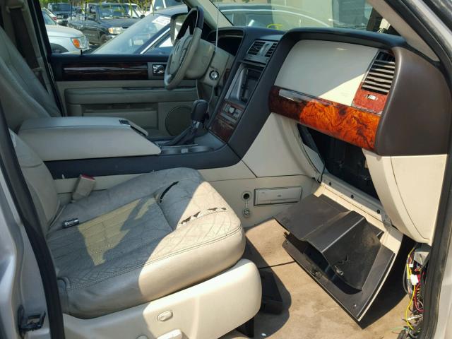 5LMFU27RX3LJ30409 - 2003 LINCOLN NAVIGATOR 银色 照片 5
