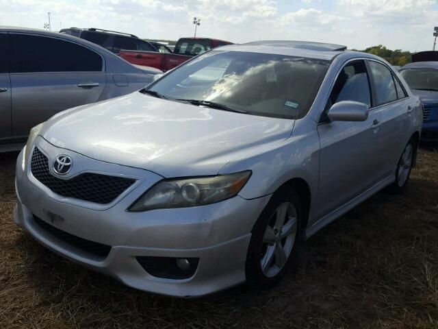 4T1BF3EK5AU016140 - 2010 TOYOTA CAMRY BASE SILVER photo 2