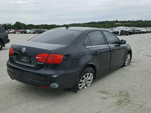 3VWDX7AJ2DM423787 - 2013 VOLKSWAGEN JETTA SE Qara foto 4