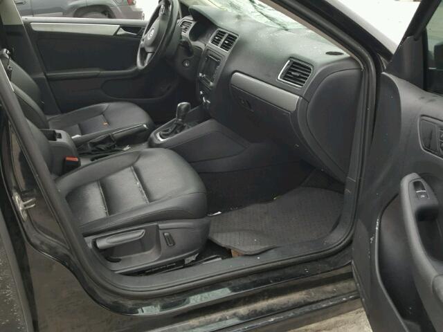 3VWDX7AJ2DM423787 - 2013 VOLKSWAGEN JETTA SE Qara foto 5