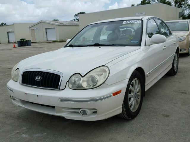 KMHWF35H34A958277 - 2004 HYUNDAI SONATA WHITE photo 2