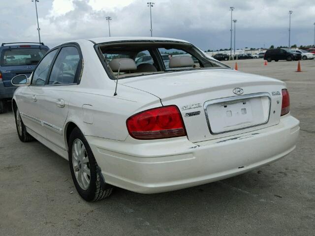 KMHWF35H34A958277 - 2004 HYUNDAI SONATA WHITE photo 3