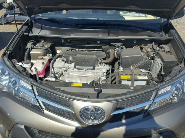 JTMBFREV8DD008975 - 2013 TOYOTA RAV4 LE BROWN photo 7