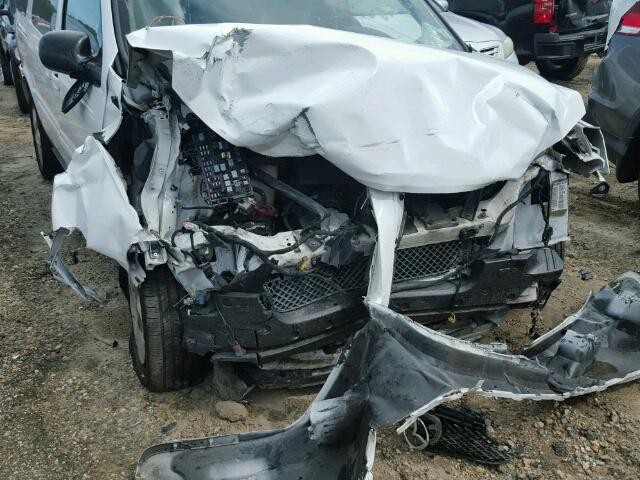 1GNDV33118D195188 - 2008 CHEVROLET UPLANDER L თეთრი ფოტო 9