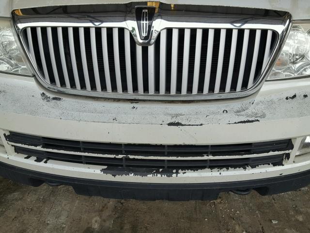 5LMFU28506LJ27745 - 2006 LINCOLN NAVIGATOR 白色 照片 9