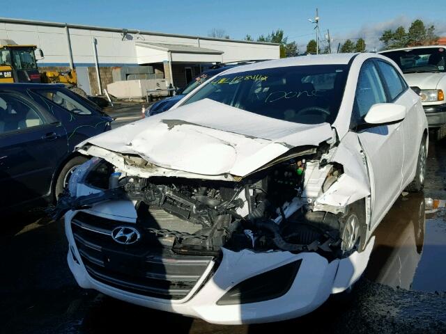 KMHD35LH0GU274269 - 2016 HYUNDAI ELANTRA GT WHITE photo 2