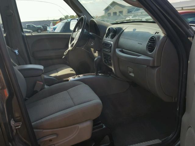 1J4GL38K85W666888 - 2005 JEEP LIBERTY RE 黑色 照片 5