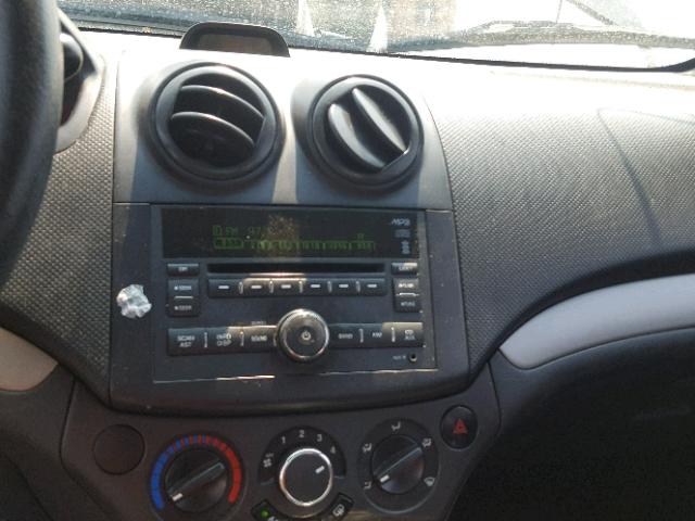 KL1TD56E59B363159 - 2009 CHEVROLET AVEO LS BLACK photo 9