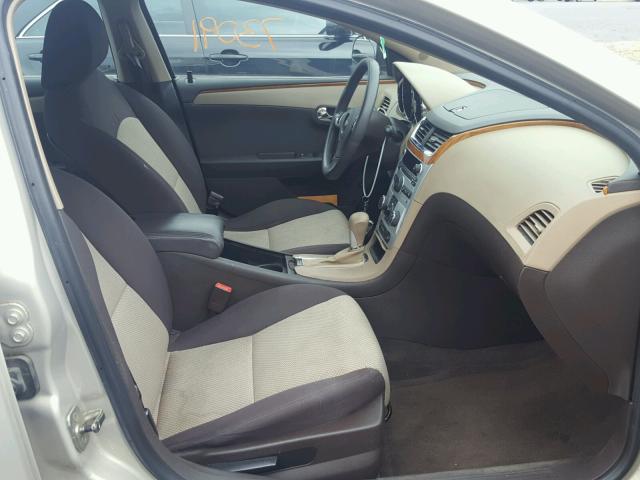 1G1ZC5EU5BF344617 - 2011 CHEVROLET MALIBU 1LT 银色 照片 5