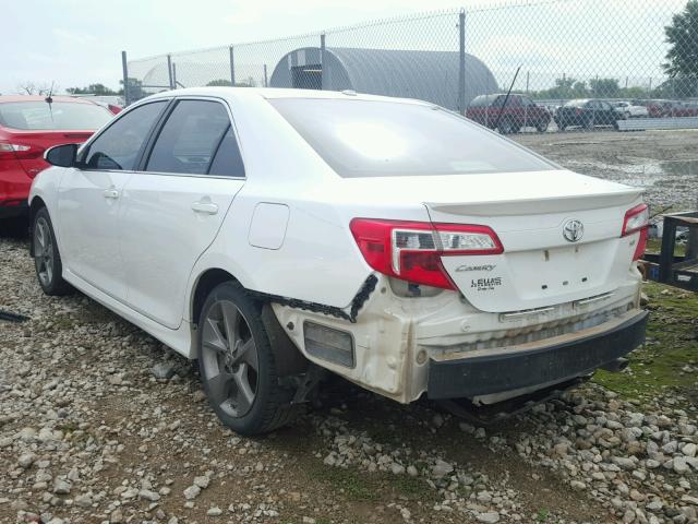 4T1BF1FK3CU618699 - 2012 TOYOTA CAMRY BASE WHITE photo 3