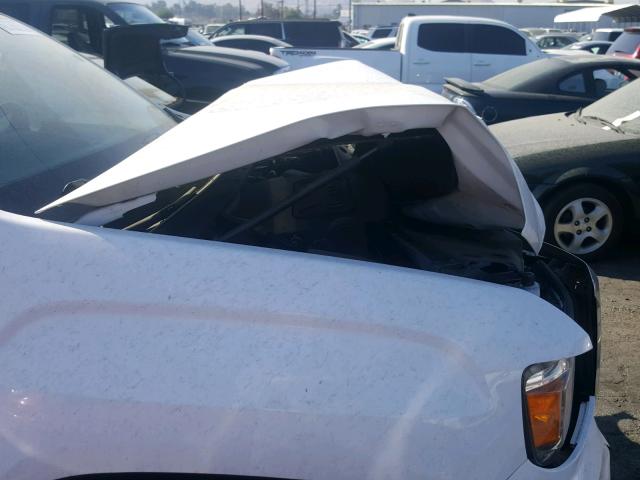 1GTG5CE37G1337323 - 2016 GMC CANYON SLE WHITE photo 9