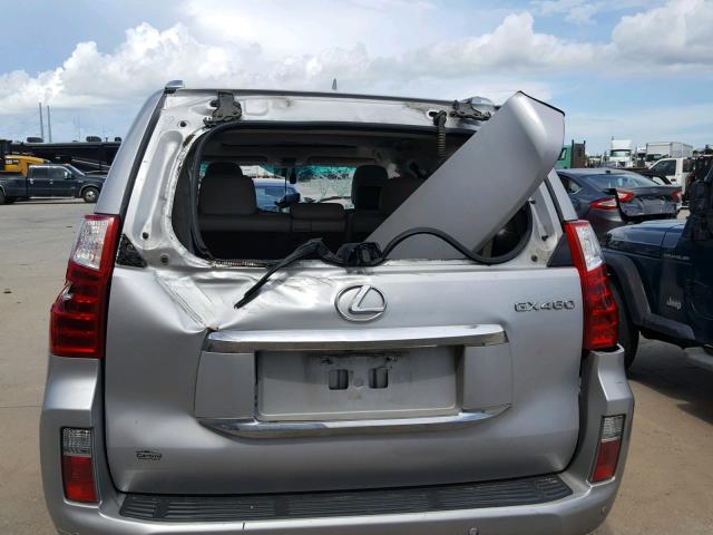 JTJJM7FX2B5022672 - 2011 LEXUS GX PREMIUM SILVER photo 10