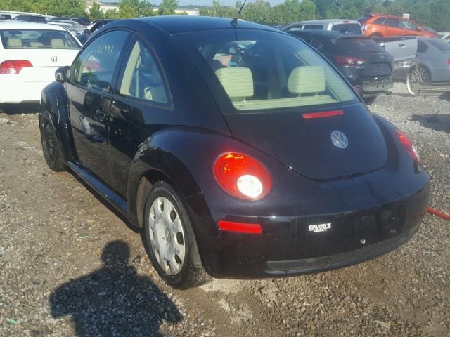 3VWPW3AG6AM021070 - 2010 VOLKSWAGEN NEW BEETLE BLACK photo 3