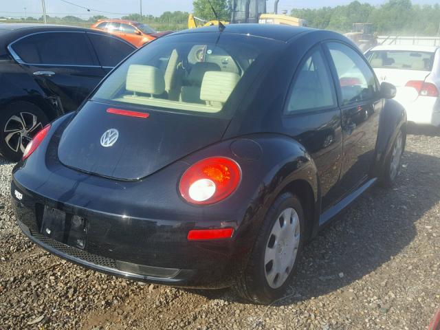 3VWPW3AG6AM021070 - 2010 VOLKSWAGEN NEW BEETLE 黑色 照片 4
