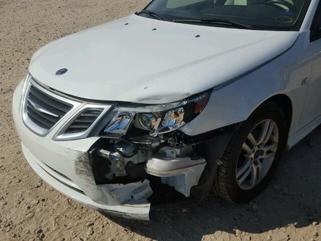 YS3FA4CY5B1308934 - 2011 SAAB 9-3 2.0T WHITE photo 9