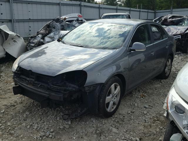 3VWRZ71K48M035569 - 2008 VOLKSWAGEN JETTA SE GRAY photo 2