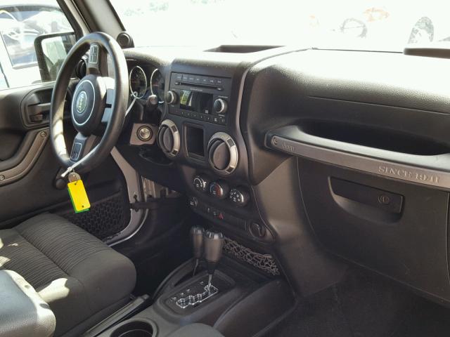 1C4AJWAG4CL198097 - 2012 JEEP WRANGLER S SILVER photo 9