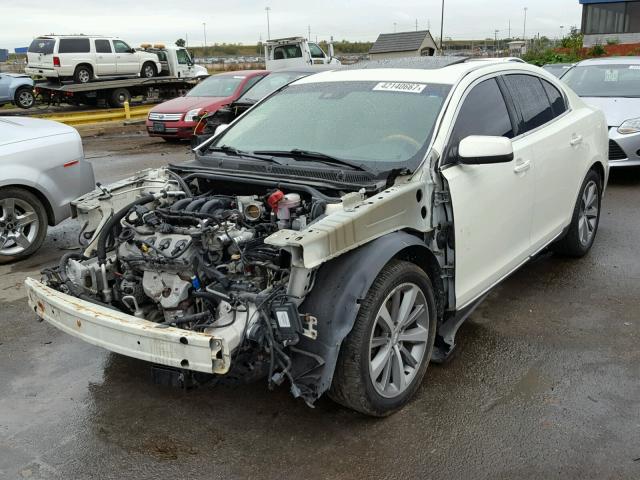 1LNHM94R19G616021 - 2009 LINCOLN MKS WHITE photo 2