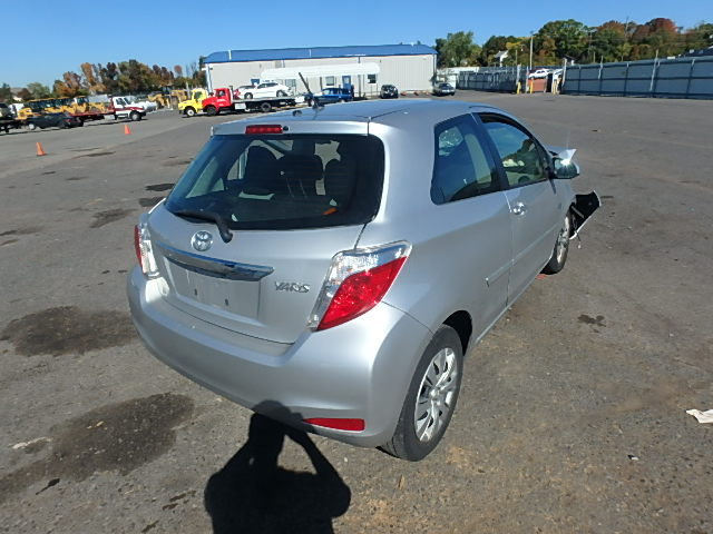 JTDJTUD3XDD554720 - 2013 TOYOTA YARIS SILVER photo 4