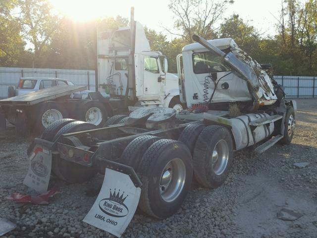 1M1AA18Y63W149421 - 2003 MACK 600 CH600 WHITE photo 4