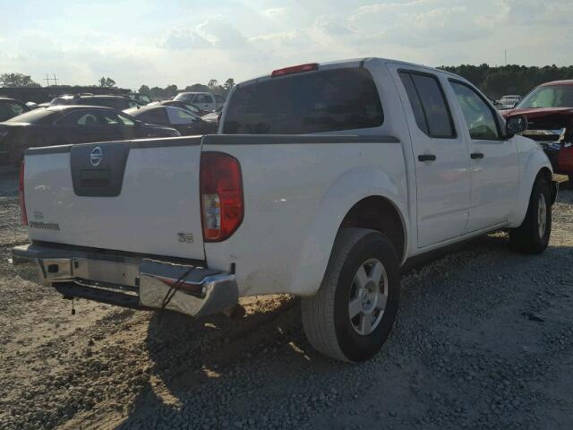 1N6AD07U58C414142 - 2008 NISSAN FRONTIER C WHITE photo 4