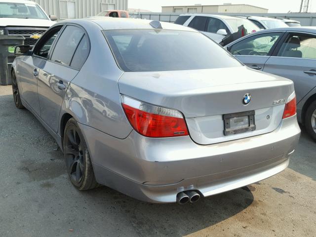 WBANB33535B116004 - 2005 BMW 545 I CHARCOAL photo 3