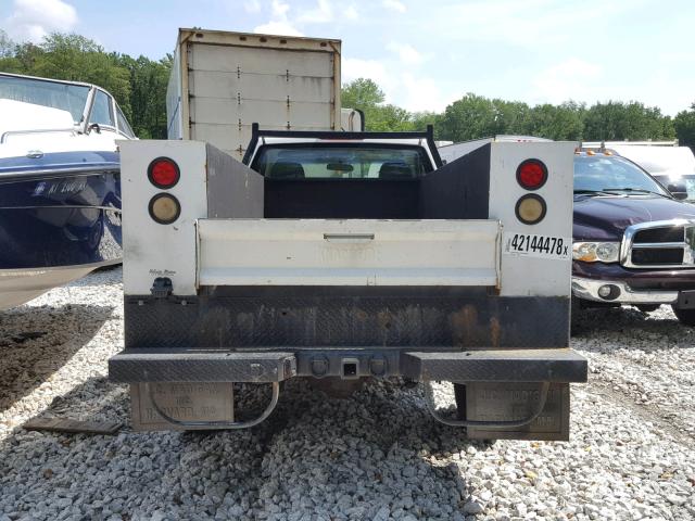 1GDHC24K37E562095 - 2007 GMC SIERRA C25 WHITE photo 6