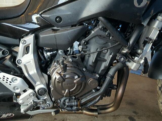 JYARM06E2GA009510 - 2016 YAMAHA FZ07 BLACK photo 7