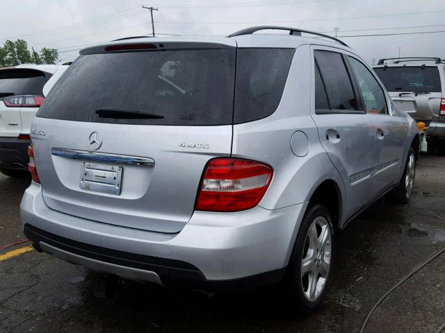 4JGBB86E17A202043 - 2007 MERCEDES-BENZ ML 350 SILVER photo 4