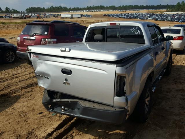 1Z7HC28K68S619945 - 2008 MITSUBISHI RAIDER LS SILVER photo 4