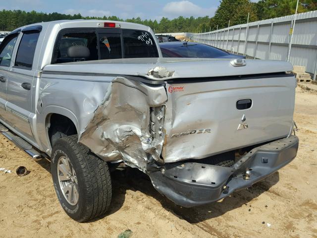 1Z7HC28K68S619945 - 2008 MITSUBISHI RAIDER LS SILVER photo 9