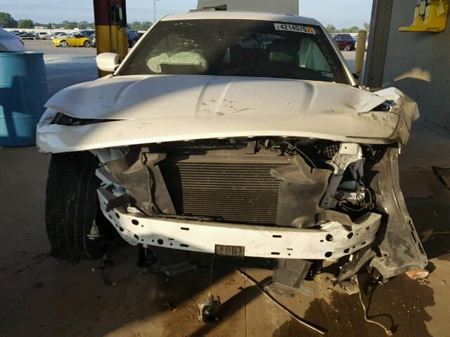 2C3CDXCT3FH819142 - 2015 DODGE CHARGER R/ WHITE photo 9