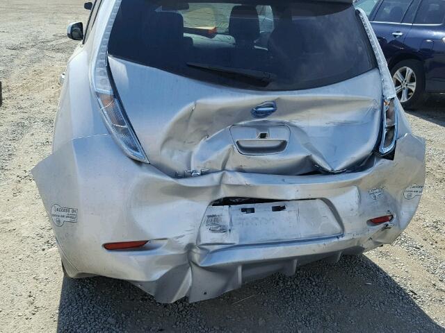 1N4AZ0CP7DC412607 - 2013 NISSAN LEAF S SILVER photo 9