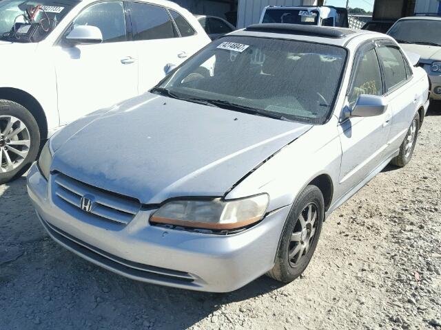 1HGCG56792A052705 - 2002 HONDA ACCORD SE SILVER photo 2