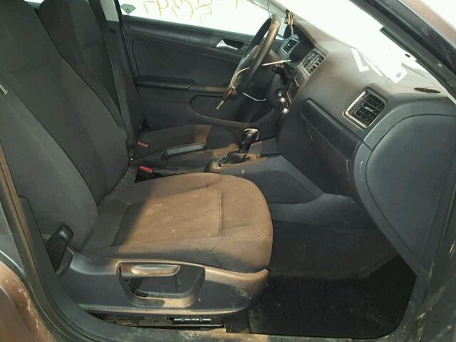 3VW2K7AJ1EM407698 - 2014 VOLKSWAGEN JETTA BASE 灰色 照片 5