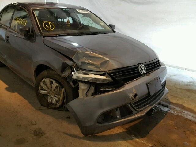 3VW2K7AJ1EM407698 - 2014 VOLKSWAGEN JETTA BASE 灰色 照片 9