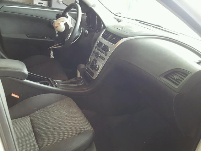 1G1ZC5E00CF359024 - 2012 CHEVROLET MALIBU 1LT WHITE photo 5