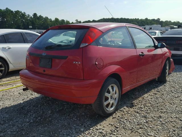 3FAFP31N35R147072 - 2005 FORD FOCUS ZX3 RED photo 4