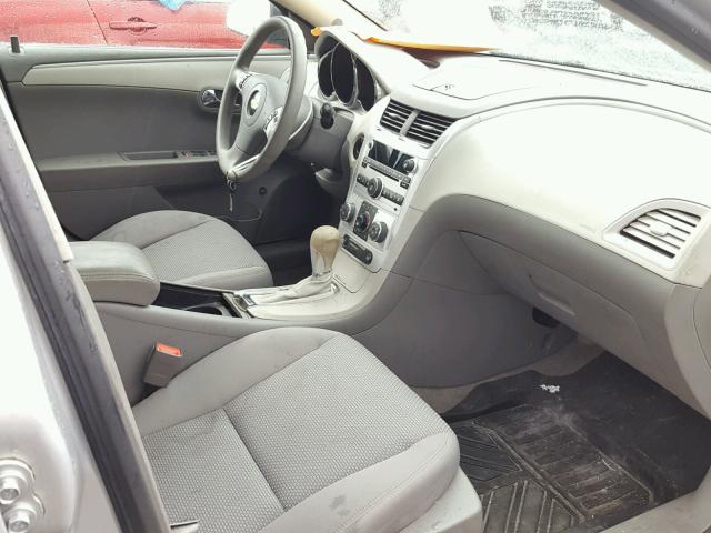 1G1ZB5E10BF209876 - 2011 CHEVROLET MALIBU LS Gümüş foto 5