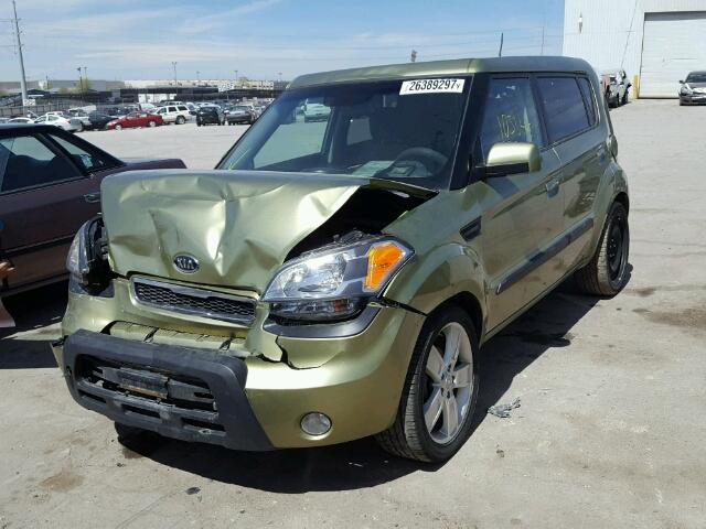 KNDJT2A21A7160453 - 2010 KIA SOUL + GREEN photo 2