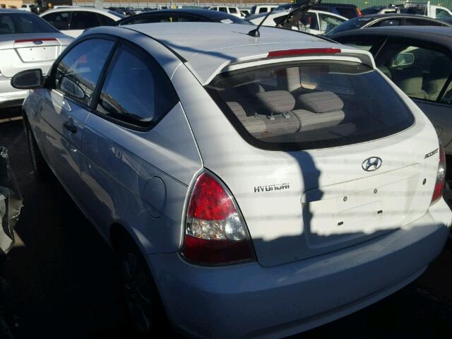 KMHCM36C48U103118 - 2008 HYUNDAI ACCENT GS WHITE photo 3