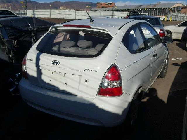 KMHCM36C48U103118 - 2008 HYUNDAI ACCENT GS WHITE photo 4