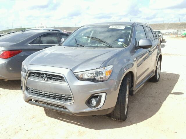 4A4AP4AU5FE002128 - 2015 MITSUBISHI OUTLANDER GRAY photo 2