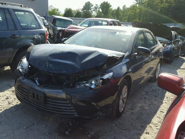 4T4BF1FK0GR535310 - 2016 TOYOTA CAMRY LE BLACK photo 2