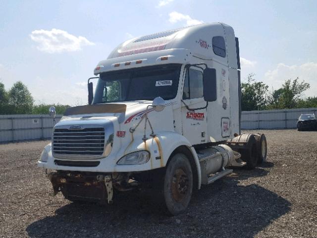 1FUJF0CV37LZ21351 - 2007 FREIGHTLINER COLUMBIA 1 WHITE photo 2