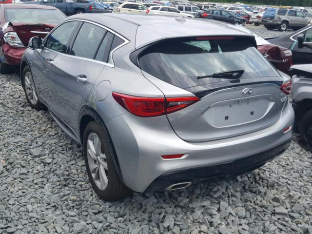 SJKCH5CP6JA045318 - 2018 INFINITI QX30 BASE GRAY photo 3